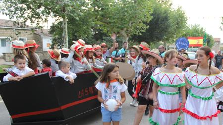 Imagen Fiestas de Curbe: pregón con Matilde Pérez y animado pasacalles