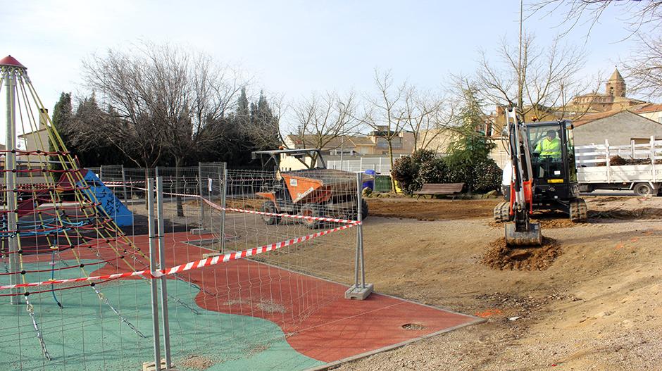 Imagen Arrancan las obras de remodelación del parque infantil de Grañén