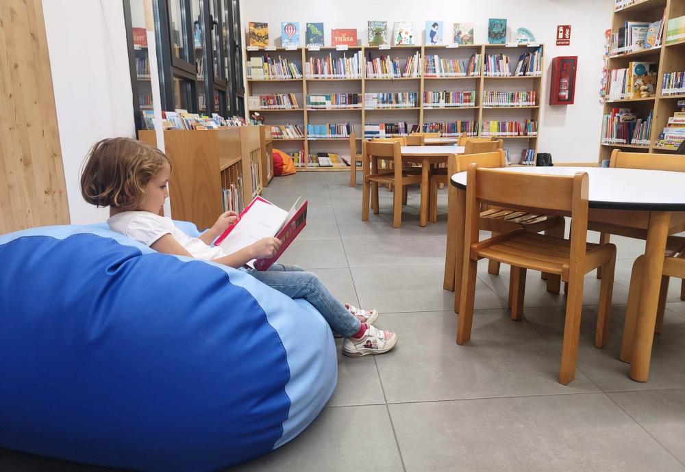 Imagen La biblioteca municipal de Grañén estrena nuevo mobiliario