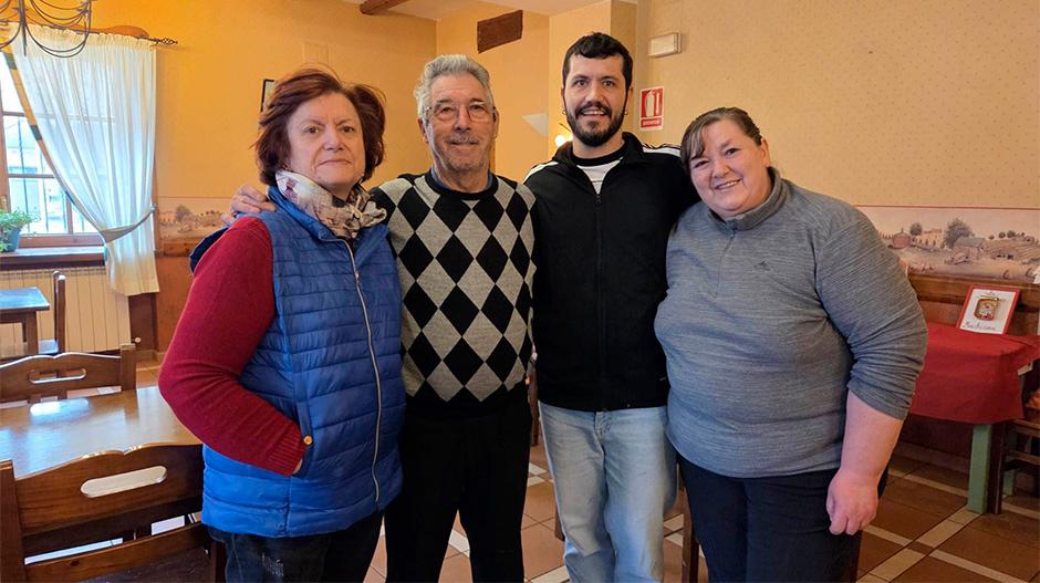 Imagen De Casa Cajal al bar de Novales: una vida entera dedicada a la hostelería